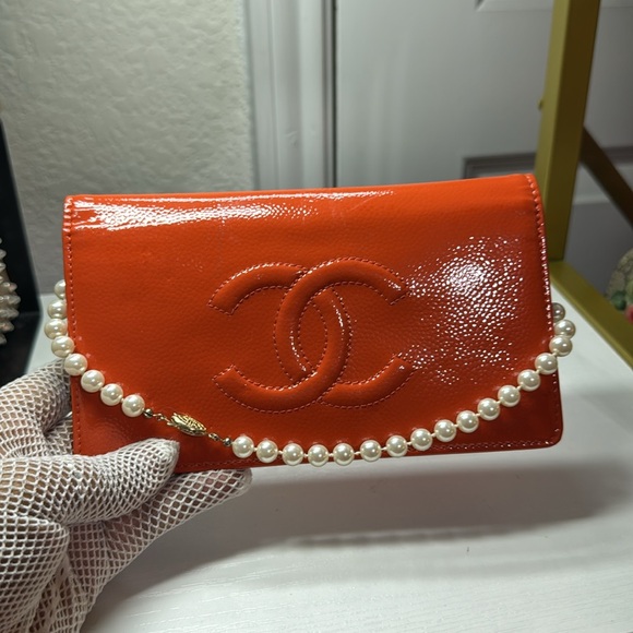 Authentic 🌸Chanel 🌸Orange Patent Leather wallet - Picture 3 of 17